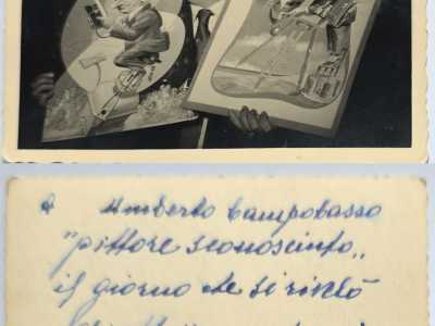 Cos� lo menziona scherzosamente anche il fotografo Ficarelli in una dedica autografa, posta sul retro di un suo fotoritratto che regal� all�artista all�inaugurazione della rassegna